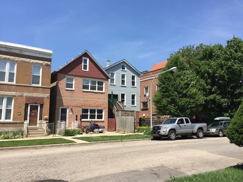 Building Photo - 2612 W Huron St