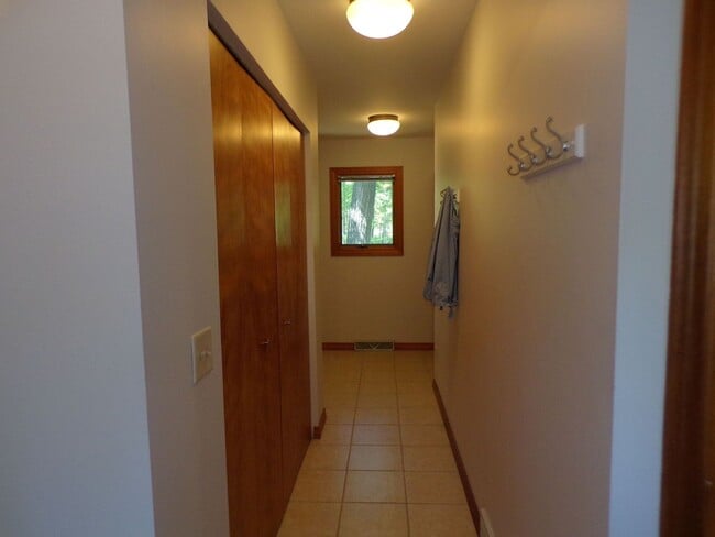 Building Photo - Move-In Ready Home Across from Ski Hill
