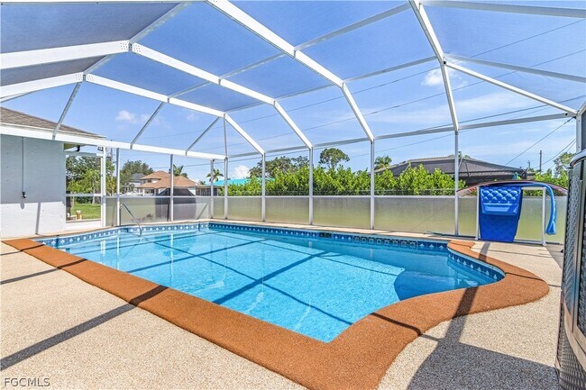 Building Photo - 428 SW 37th St