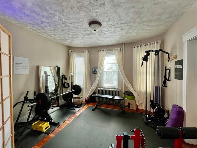 Building Photo - 95 Bow St