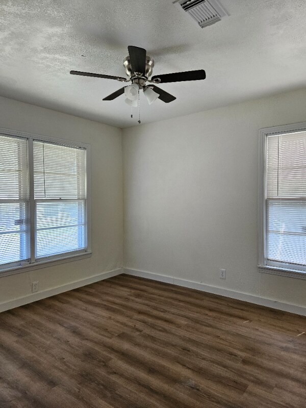 Building Photo - 978 Van Zandt St