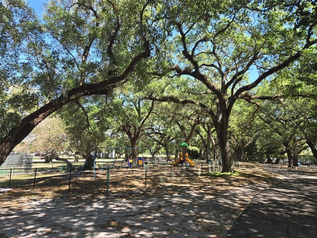 Building Photo - 9531 Seagrape Dr