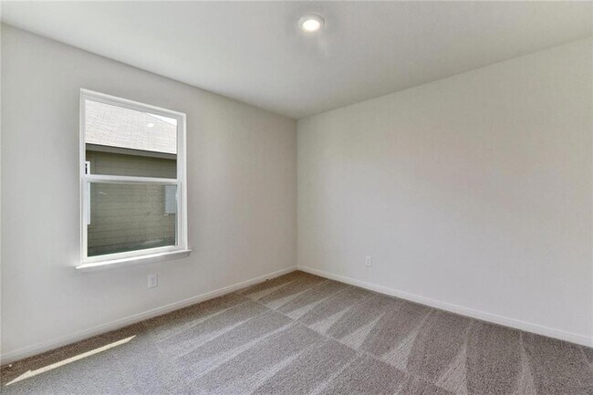 Building Photo - 18520 Quiet Range Dr