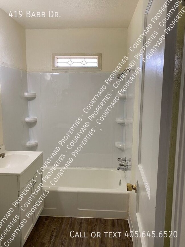 Building Photo - 419 Babb Dr