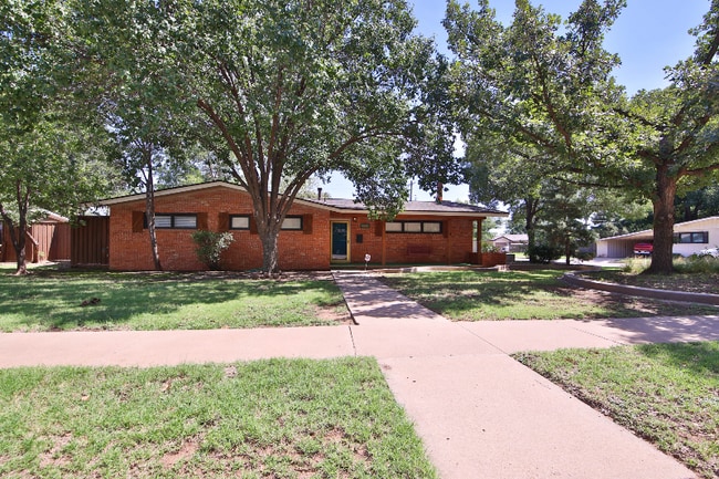 Building Photo - 5605 Geneva Ave