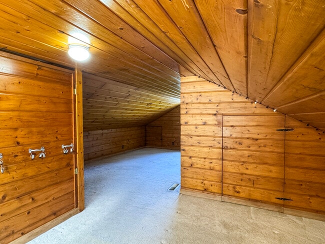 Building Photo - 105 SW 119th St