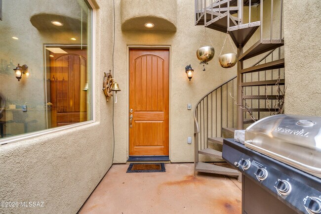 Building Photo - 1105 Lombard Way