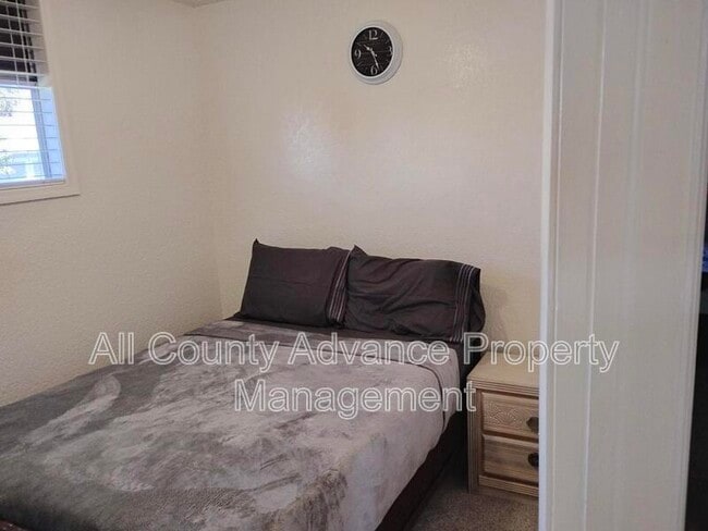 Building Photo - 360 1st Ave N