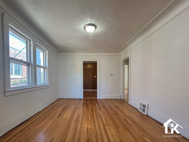 Building Photo - 2425 Clements St