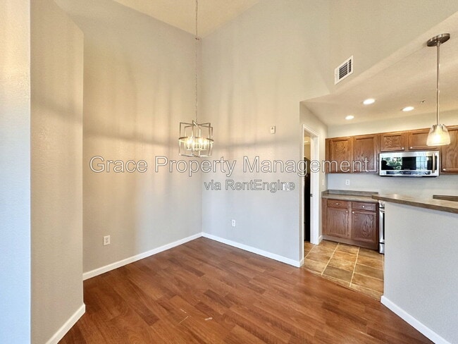 Building Photo - 5735 N Genoa Way