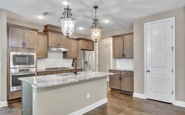 Building Photo - 230 Vista Lake Cir