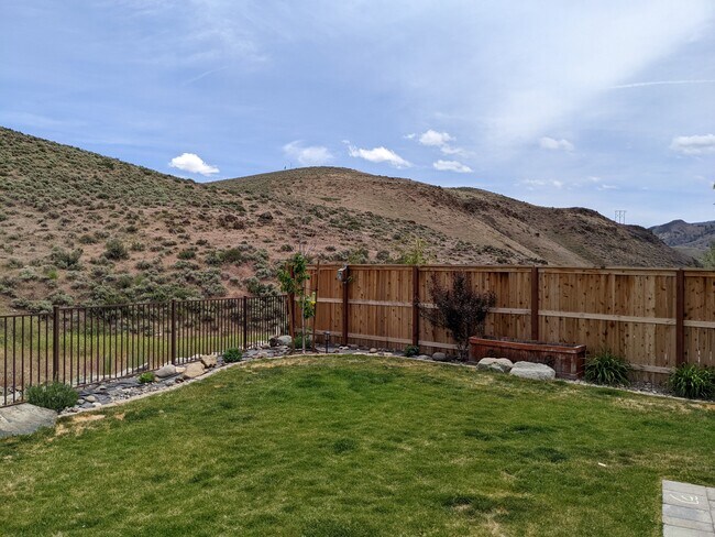 Building Photo - 237 Willows Quest Dr