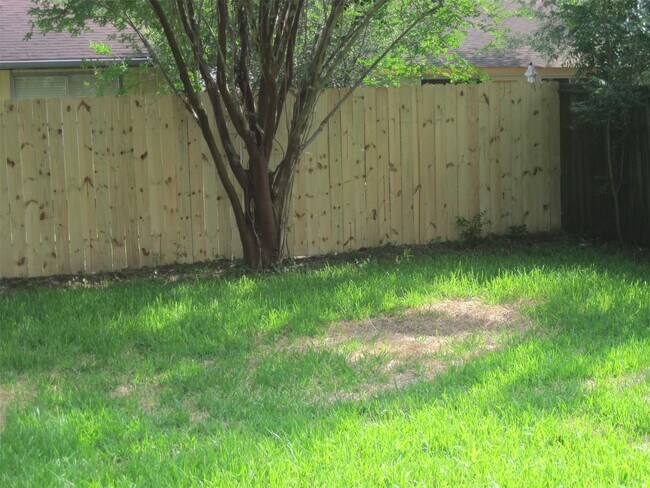 Building Photo - 6822 Harpers Dr