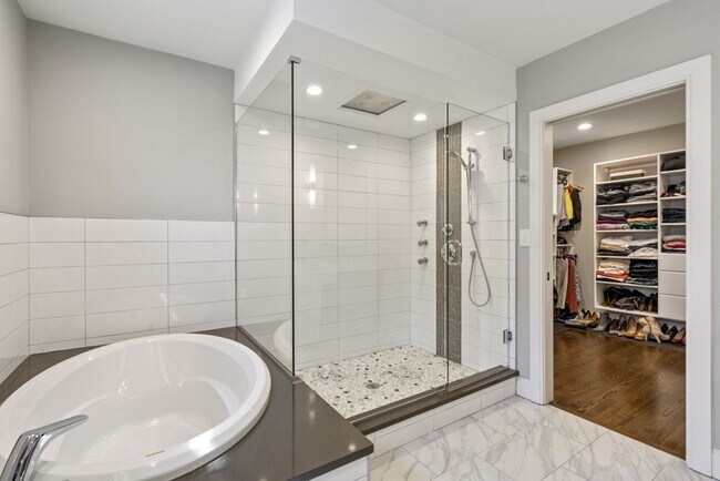 Building Photo - 265 Jackson St