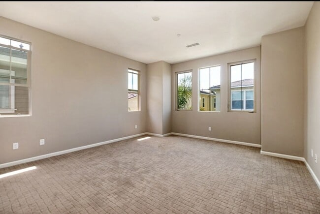 Building Photo - Modern Home in the Heart of Costa Mesa, 2 Bedroom, 2 Bath with all appliances and Garage