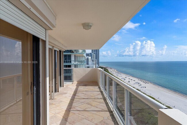 Building Photo - 5757 Collins Ave