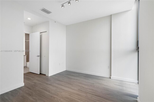 Building Photo - 1809 Jackson St