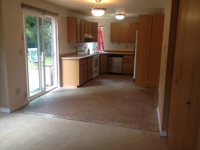 Kitchen - 12707 87th Ct NE