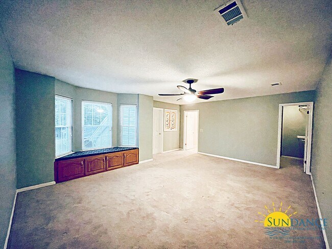 Building Photo - 606 Emerald Ln