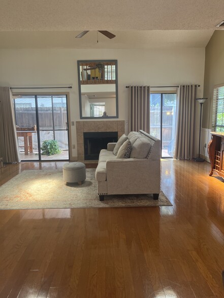 Building Photo - 840 Meadowland Dr