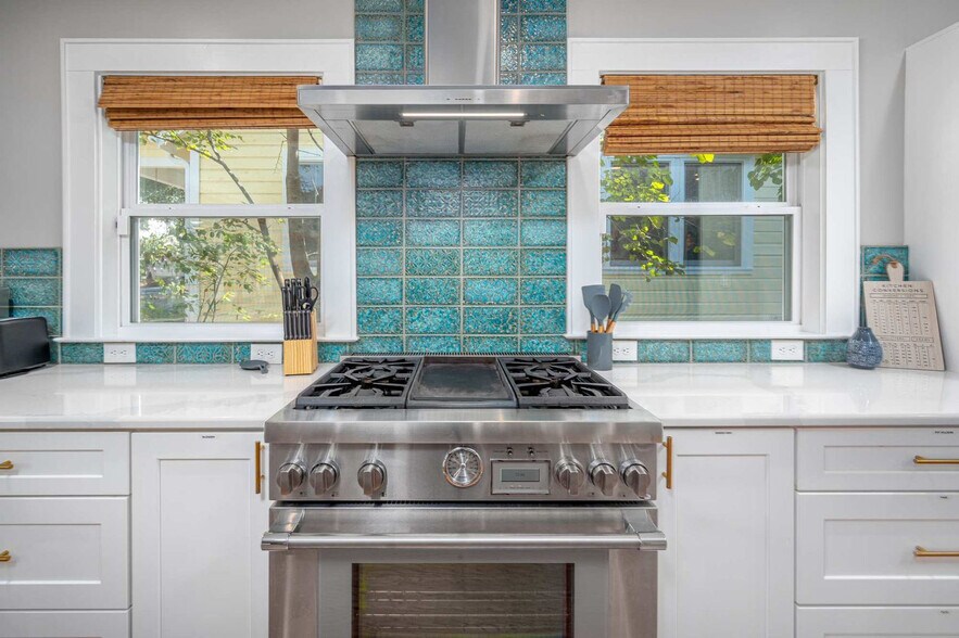 Building Photo - 211 Hargrove St