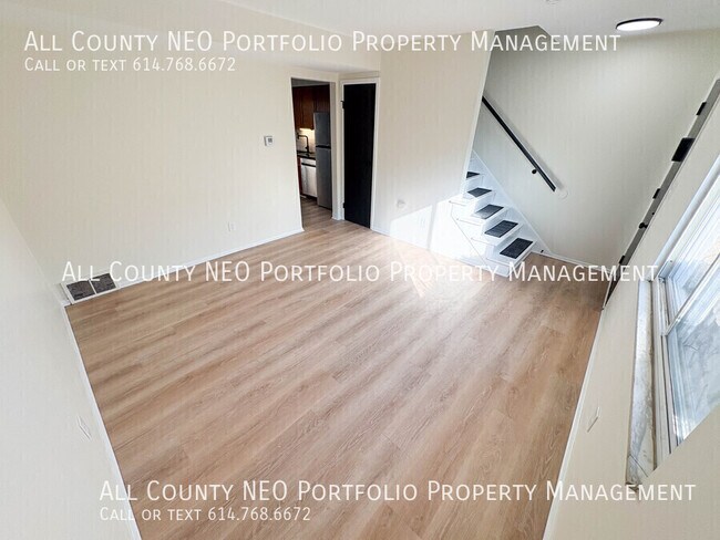 Building Photo - 376 Woodland Ave