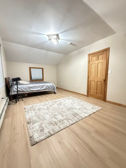 Building Photo - 287 Bacon St