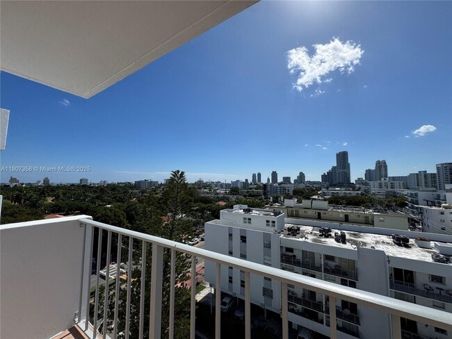 Building Photo - 1300 Alton Rd