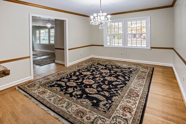 Building Photo - Lovely Colonial Home in Sharpley