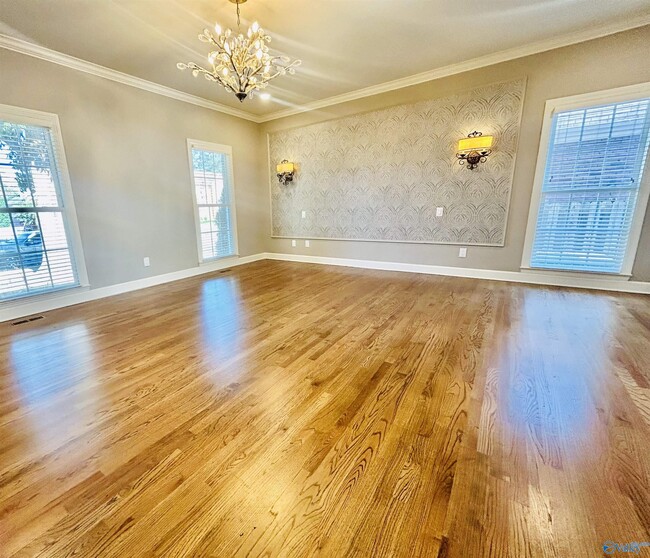 Building Photo - 1501 Blackhall Ln SE
