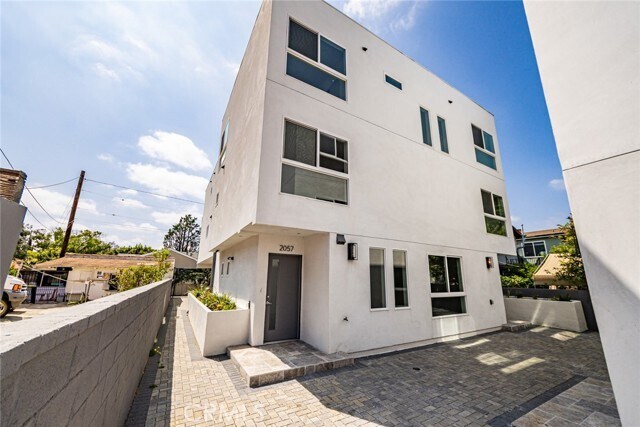 Building Photo - 2055 S Garth Ave