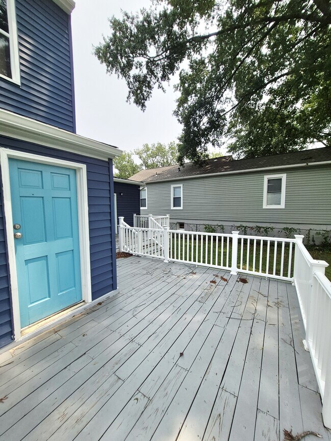 Building Photo - 711 Arnold Ave