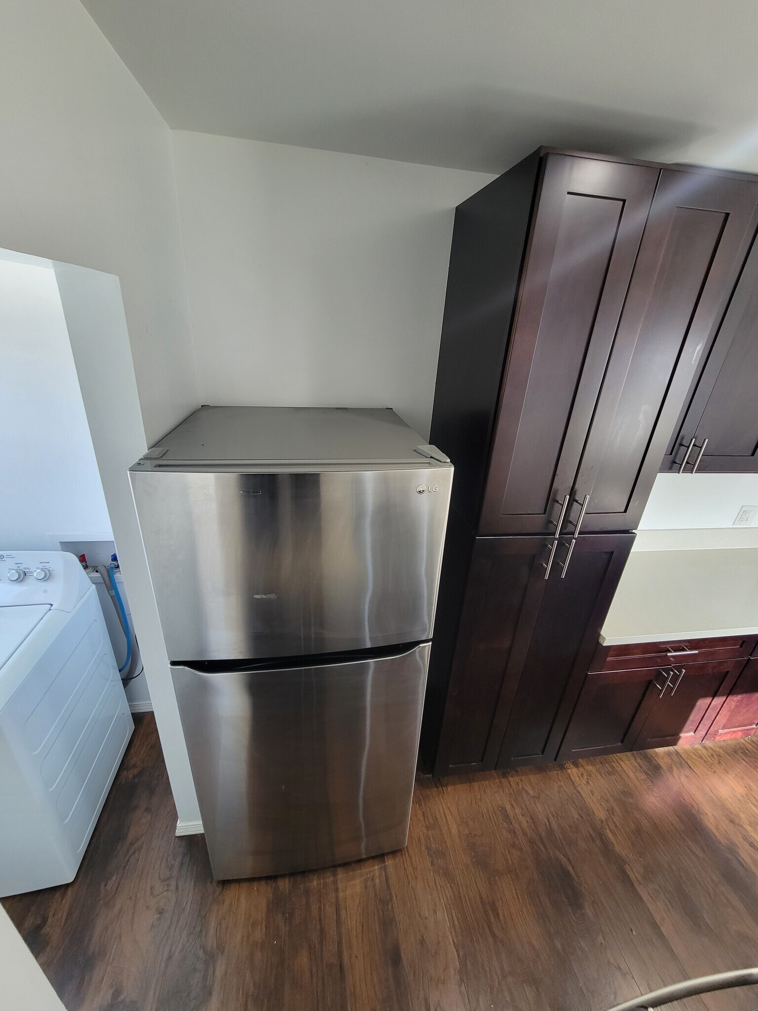 Building Photo - 7611 Seville Ave