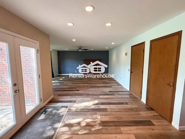 Building Photo - 6420 W 108th Ave