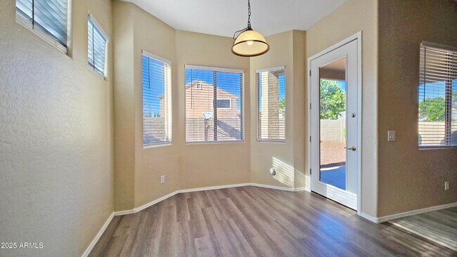 Building Photo - 13586 W Monte Vista Rd