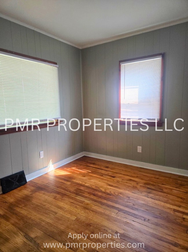 Building Photo - 2 Bedrooms/1 Bathroom House