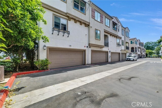 Building Photo - 158 Macintosh Way