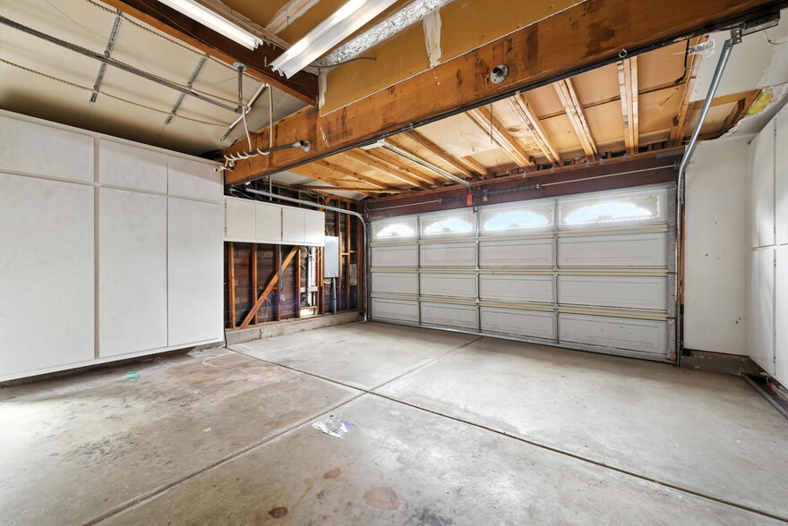Building Photo - 520 Weybridge Dr