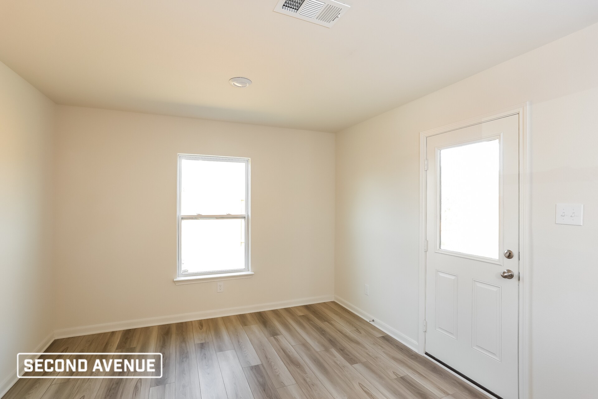 Building Photo - 1401 Sunkiss Dr