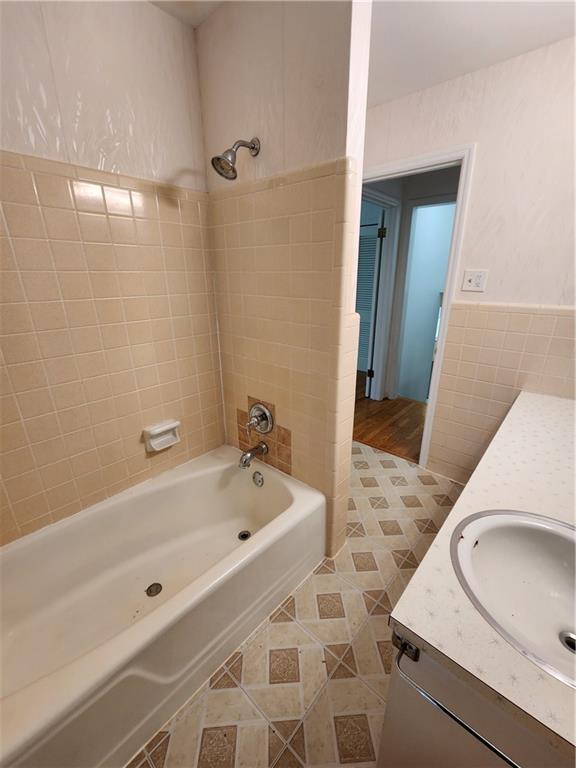 Building Photo - 2755 Beverly Hills Dr