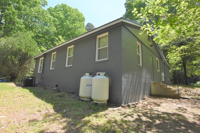 Building Photo - 217 Grove St