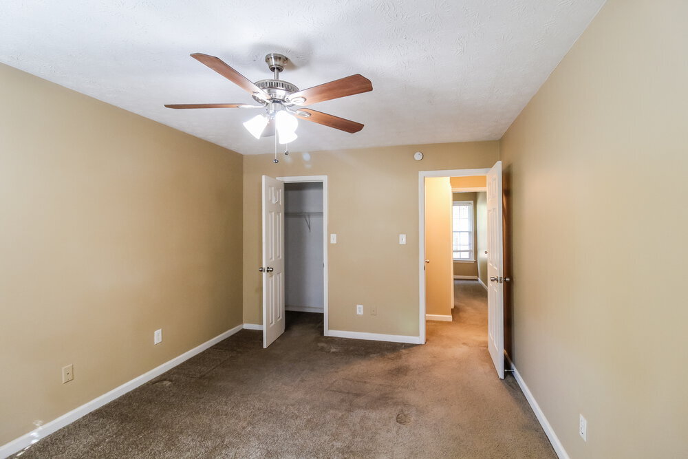 Building Photo - 35 Oakview Dr