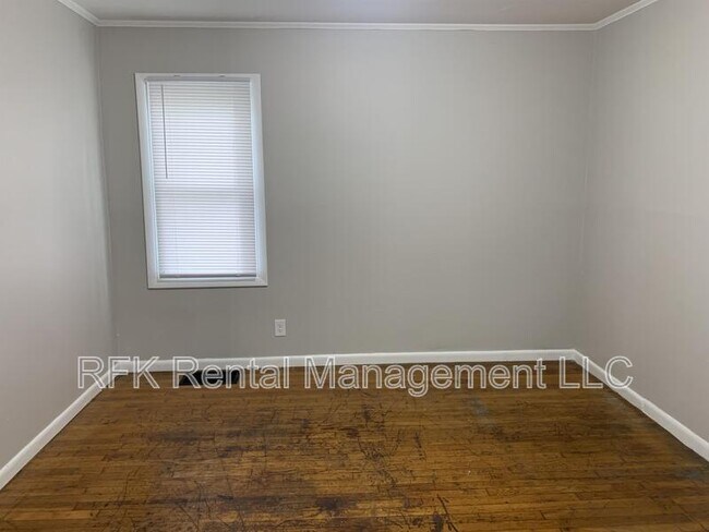 Building Photo - 1460 W 32nd St