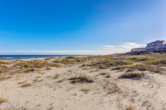 Building Photo - 426 Beachside Pl