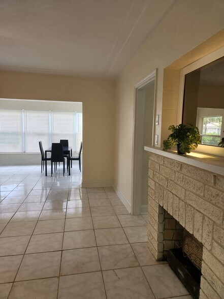 Building Photo - 1922 Taylor St