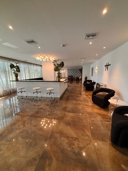 Building Photo - 1904 Monroe St