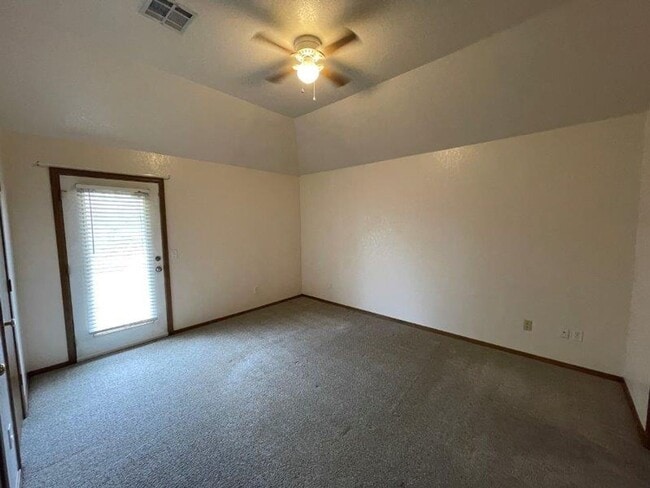 Building Photo - New Paint! 3 beds, 2 full baths, 2 car garage home for rent in S. OKC and Moore schools!
