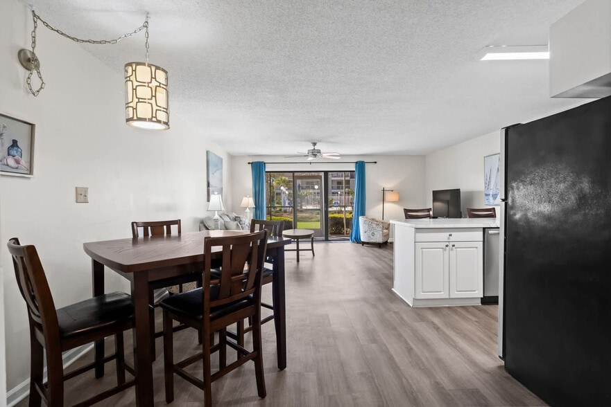 Building Photo - 1920 Bent Grass Dr