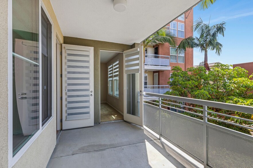 Building Photo - 12668 W Chapman Ave