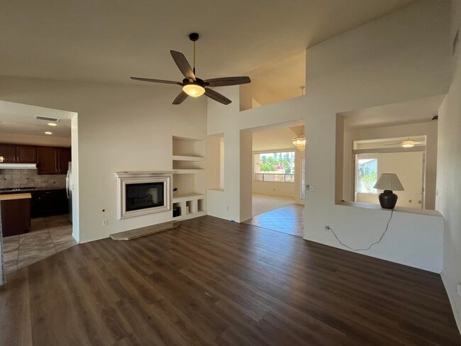 Building Photo - 40180 Eastwood Ln